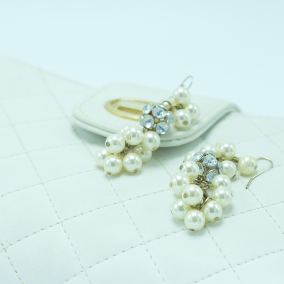 Jewelry - Rhinestone & pearl cluster earrings